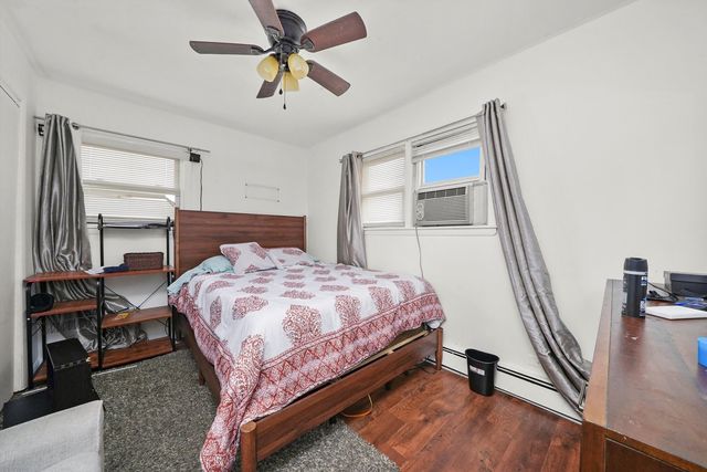 7524 W 63rd Place, Summit, IL 60501