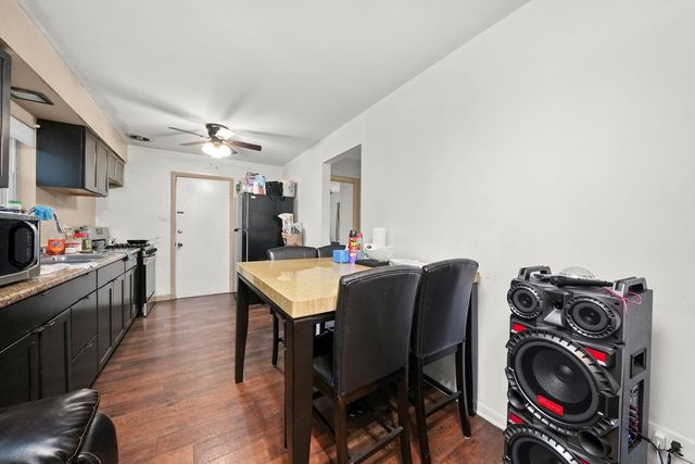 7524 W 63rd Place, Summit, IL 60501