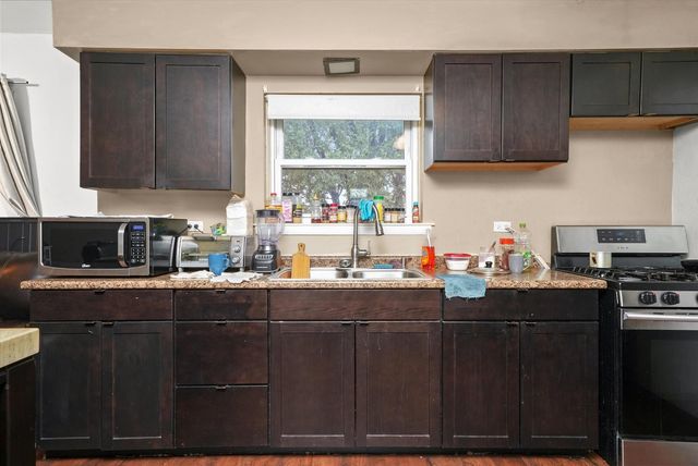 7524 W 63rd Place, Summit, IL 60501