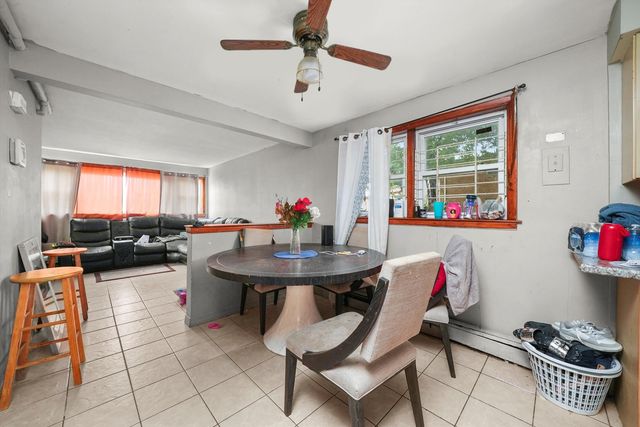 7524 W 63rd Place, Summit, IL 60501