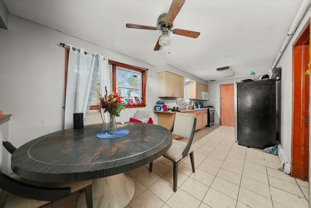 7524 W 63rd Place, Summit, IL 60501