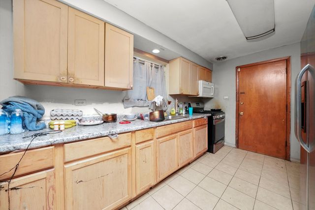 7524 W 63rd Place, Summit, IL 60501