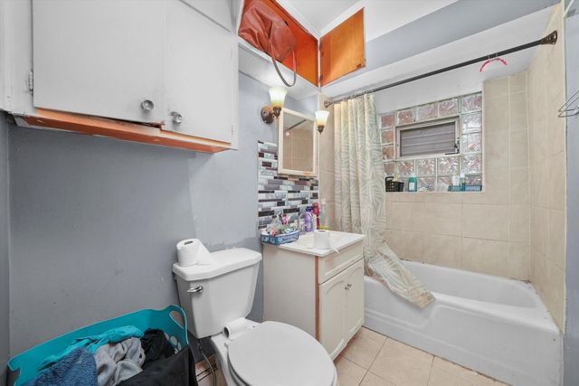 7524 W 63rd Place, Summit, IL 60501