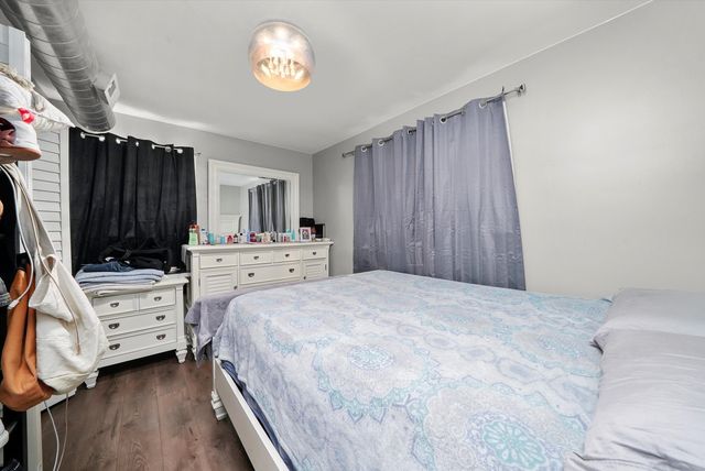 7524 W 63rd Place, Summit, IL 60501