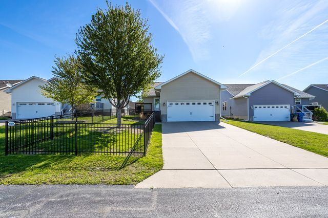 6234 Mississippi Avenue, Davenport, IA 52807