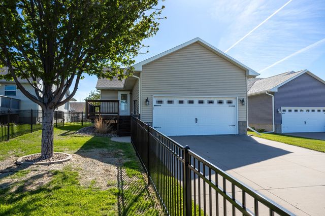 6234 Mississippi Avenue, Davenport, IA 52807