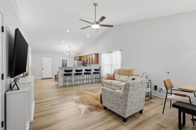 6234 Mississippi Avenue, Davenport, IA 52807