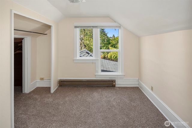 332 NE 50th Street, Seattle, WA 98105