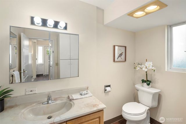 332 NE 50th Street, Seattle, WA 98105
