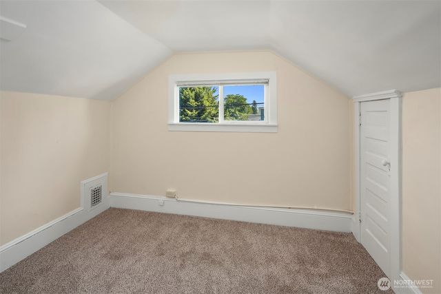 332 NE 50th Street, Seattle, WA 98105