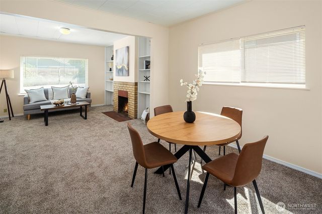 332 NE 50th Street, Seattle, WA 98105