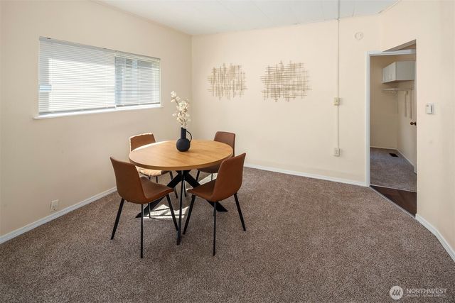 332 NE 50th Street, Seattle, WA 98105
