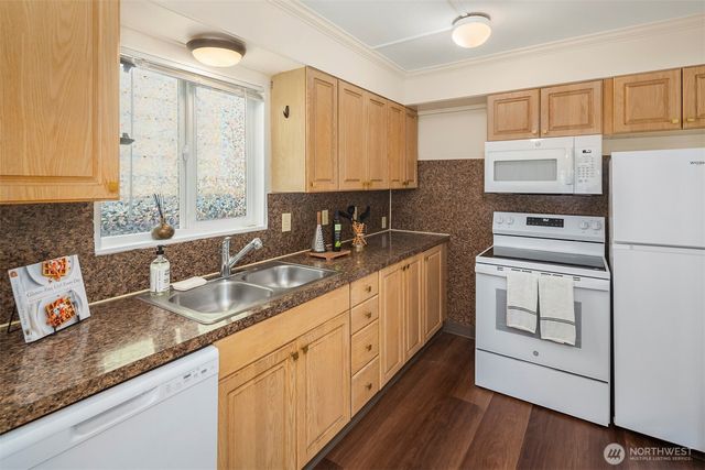 332 NE 50th Street, Seattle, WA 98105