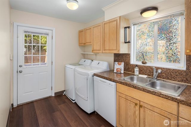 332 NE 50th Street, Seattle, WA 98105