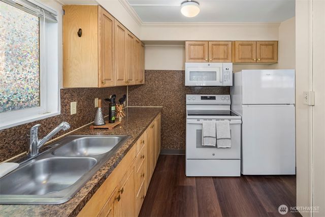 332 NE 50th Street, Seattle, WA 98105