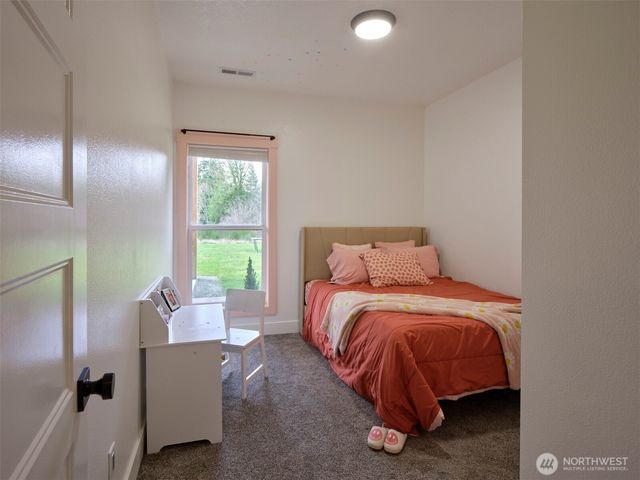 254 Oxbow Road, Woodland, WA 98674