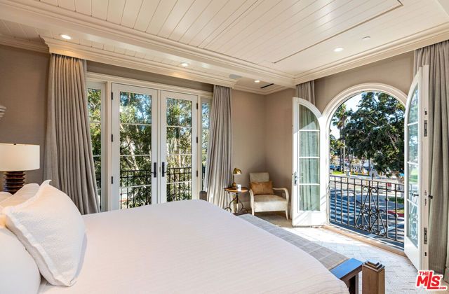 127 Hollister Avenue, Santa Monica, CA 90405