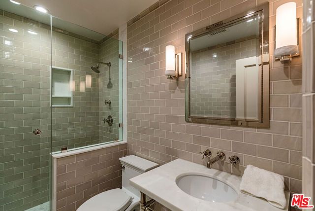 127 Hollister Avenue, Santa Monica, CA 90405