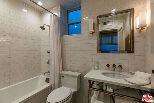 127 Hollister Avenue, Santa Monica, CA 90405