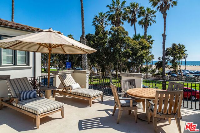 127 Hollister Avenue, Santa Monica, CA 90405