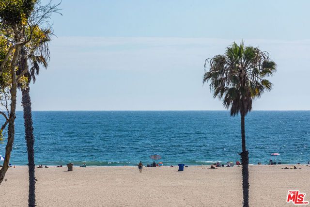 127 Hollister Avenue, Santa Monica, CA 90405