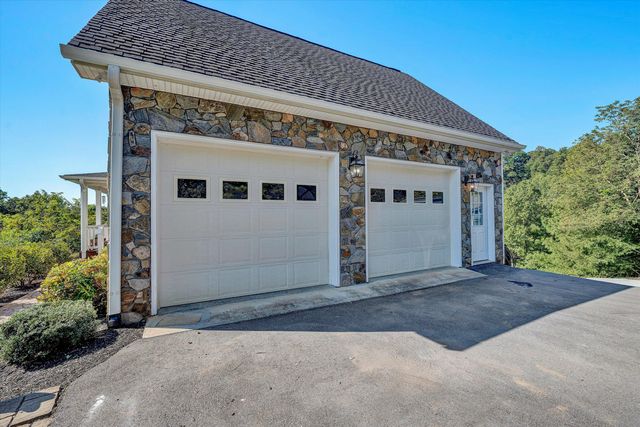1330 Riverbend DR, Rocky Mount, VA 24151