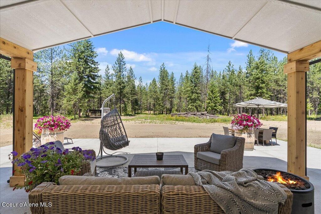 388 Wyatt Ln, Spirit Lake, ID 83869
