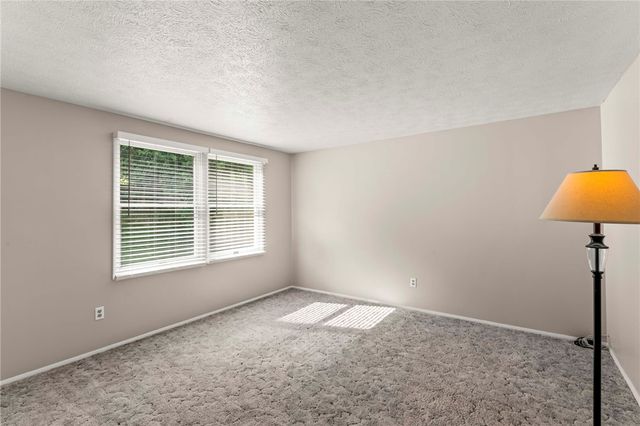 140 Deer Drive, South Strabane, PA 15301