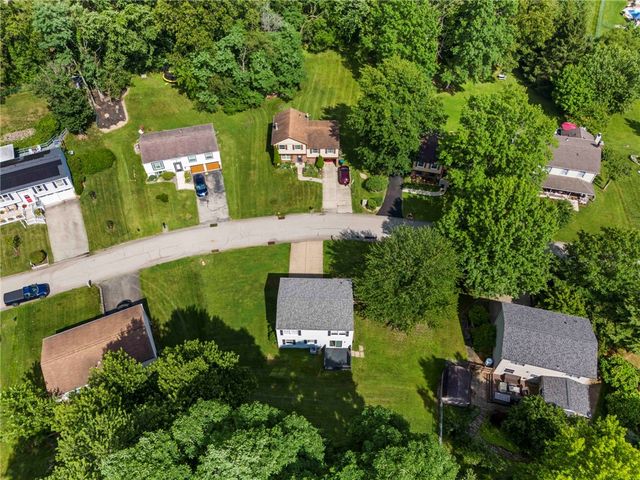 140 Deer Drive, South Strabane, PA 15301