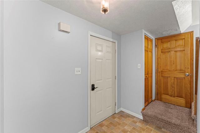 140 Deer Drive, South Strabane, PA 15301