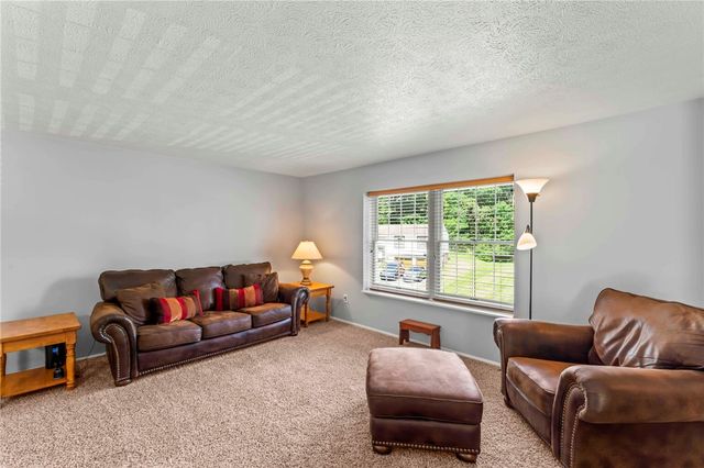140 Deer Drive, South Strabane, PA 15301