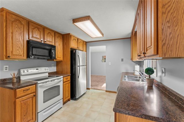 140 Deer Drive, South Strabane, PA 15301