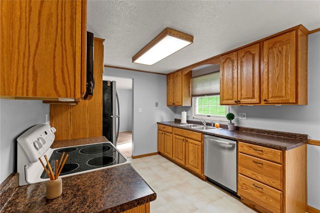 140 Deer Drive, South Strabane, PA 15301