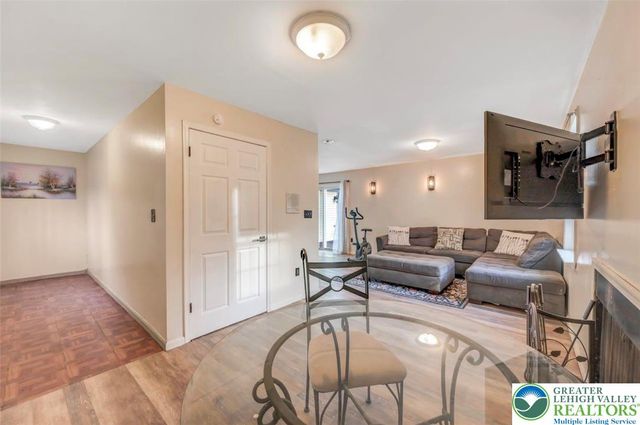 1019 Dancing Ridge Road, Price Twp, PA 18302