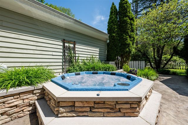 6482 Sweetbriar Court, Sawyer, MI 49125