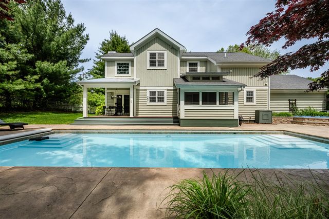 6482 Sweetbriar Court, Sawyer, MI 49125