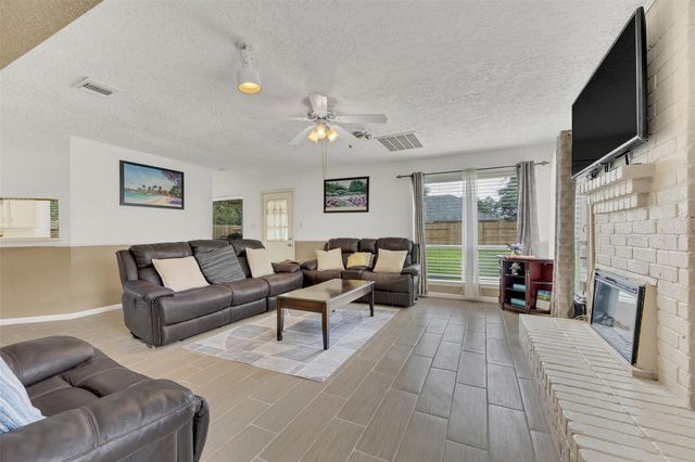 15619 Beechnut Street, Houston, TX 77083