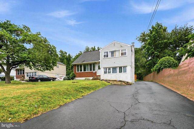 635 W COUNTY LINE RD, Hatboro, PA 19040
