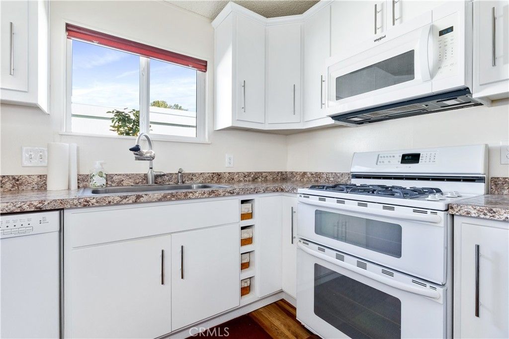 Image 15 of property listing at 1266 Camino Del Robles 43, Atascadero, CA 93422