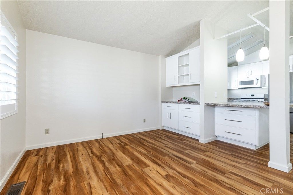 Image 9 of property listing at 1266 Camino Del Robles 43, Atascadero, CA 93422