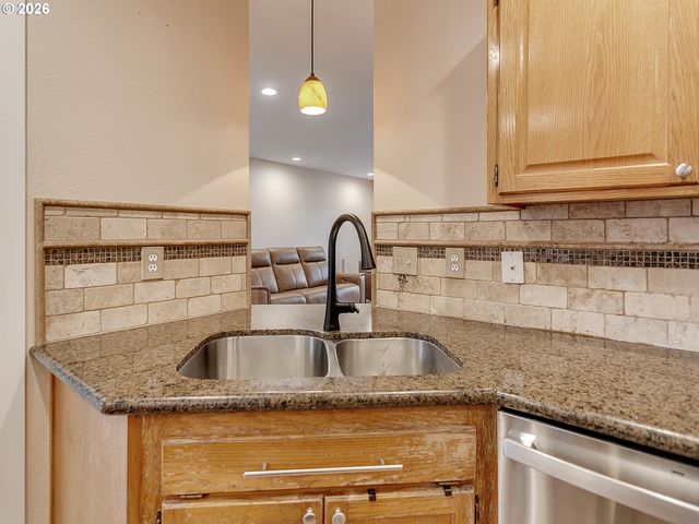 15869 Sw HAWK Ct, Sherwood, OR 97140