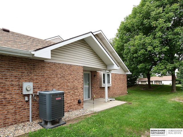2232 Marigold Circle, Lincoln, NE 68521