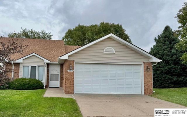 2232 Marigold Circle, Lincoln, NE 68521