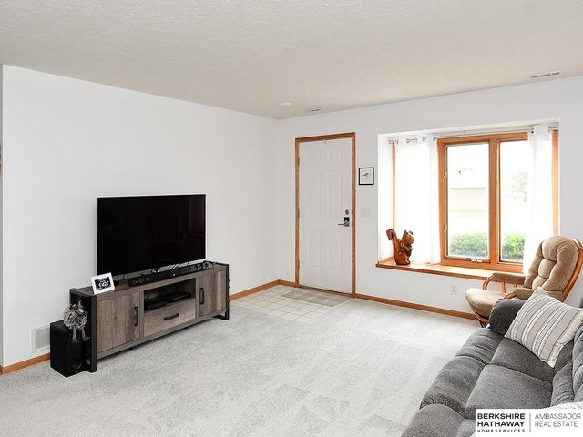 2232 Marigold Circle, Lincoln, NE 68521