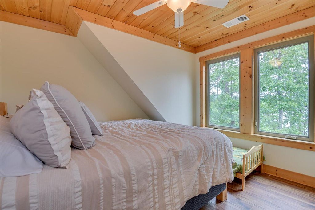 Image 36 of property listing at 184 Brandywine Drive, Mc Cormick, SC 29835