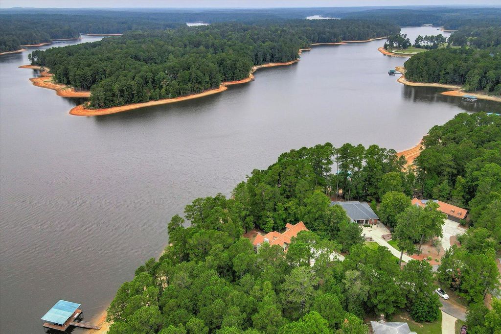 Image 5 of property listing at 184 Brandywine Drive, Mc Cormick, SC 29835