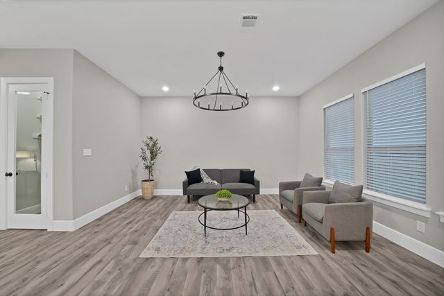 2922 Pearl Avenue, Fort Worth, TX 76106