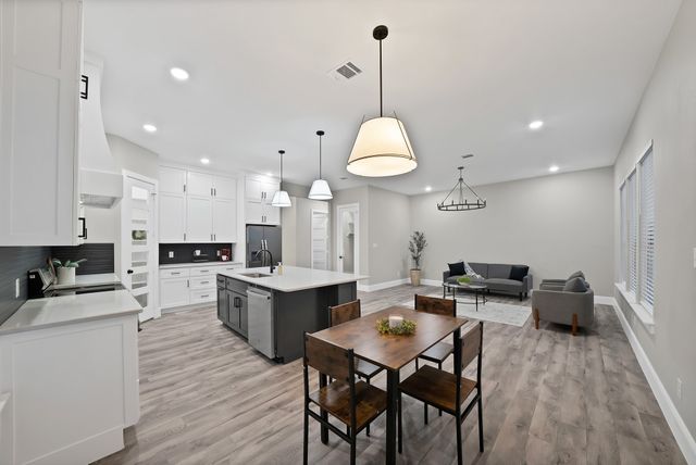 2922 Pearl Avenue, Fort Worth, TX 76106