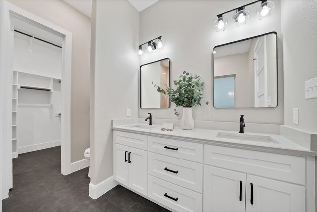 2922 Pearl Avenue, Fort Worth, TX 76106