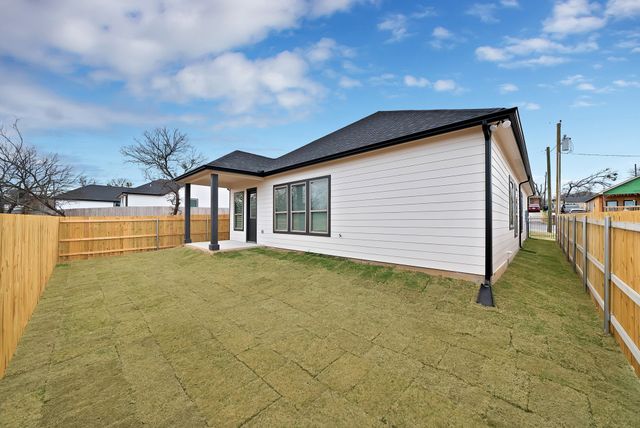 2922 Pearl Avenue, Fort Worth, TX 76106